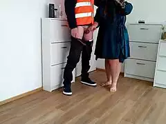 A DELIVERY MISTAKE LEAVES CUM DRIPPING ON MATURE MILF'S FAT HAIRY ASS