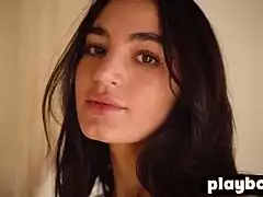 damn sarah mollica looks so hot stripping naked and posing her all-natural body