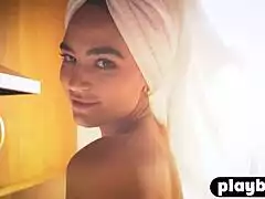 damn sarah mollica looks so hot stripping naked and posing her all-natural body