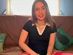 joy the 29yo french brunette secretary from strasbourg shows off her pretty natural tits 😍🍑