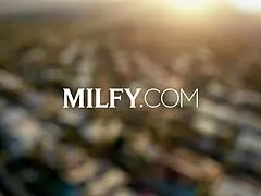 could bunny madison's milfy ass take more insane stretching?