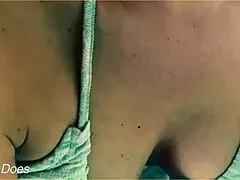 Wow, check wifey's tight gym gear flashing shaved pussy!