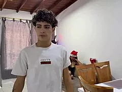 pido una follada con mi culona madrastra colombiana sensual y se cumple mi deseo