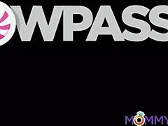 hey stud, julia robbie teaches ya the best mommy blowjob with sloppy deepthroat n titty fuck! 👅💦