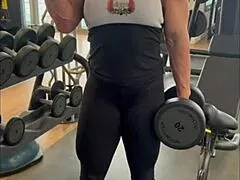 wanna worship my goddess milf body after workouts?