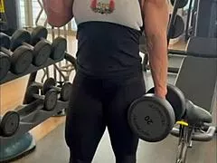 wanna worship my goddess milf body after workouts?