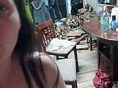 Avventura sessuale con MILF bionda e amiche