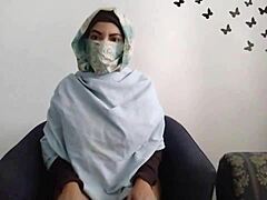 Hijabi tinik pajkos cam show