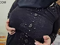 MAN PAYS MUSLIM BBW TO FLASH HAIRY ARMPIT AND BIG PUSSY CLOSE UP!