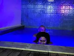 Madrasta Nua No Banho Fodida Pelo Enteado Curvilíneo E Gostosa