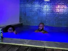 Madrasta Nua No Banho Fodida Pelo Enteado Curvilíneo E Gostosa