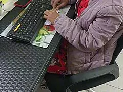 hey babe love sucking your cock while i finger myself too 😘🍆💦