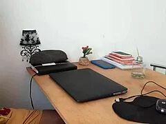 Vivi guedez begs for endless anal pounds with just one pussy tease.