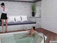 Petite euro lawyer milf licks big tits pussy 👅💦