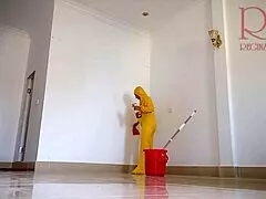 Naked Maid Cleans Office without Panties Showing Big Pussy Lips and Juicy Curvy Ass