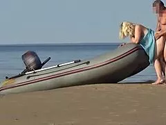 Boatman Pounds Hot Tourist's Curvy Big Ass Outdoors on Beach