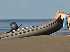 Boatman Pounds Hot Tourist's Curvy Big Ass Outdoors on Beach