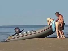 Boatman Pounds Hot Tourist's Curvy Big Ass Outdoors on Beach