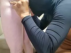 Хочешь бритую японскую милфу на руках в кухне с кремпаем третий залп внутрь?