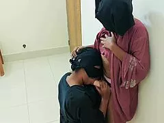 desi hot lesbian bhabhi rams huge dildo deep in steamy play!!