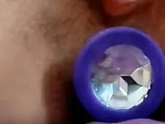 milf amateur fingers pussy up close!