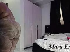 come chill with this sexy ebony milf in the morning shower all oiled and curvy 😘💦