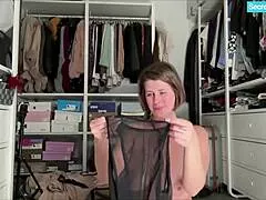 hey lady lyne, prague secretfriends spot got you fingering wet shaved pussy?