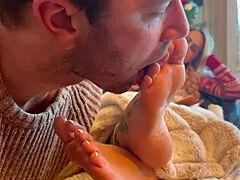 Santa's hooked on wrinkled feet and toes! Lick suck kiss my fetish Christmas treat