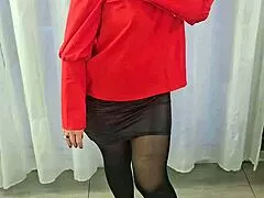 Hey, watch me slip off leather skirt and nylons to flash my huge ass!