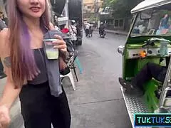 quer ver uma thai tatuada fofa sendo pega e comida forte?