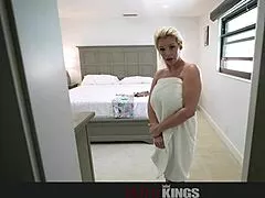 wanna spy on this hot milf getting spied on while she rides pov?