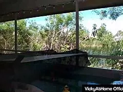 COUGAR VICKY VETTES PUSSY VIBRATED HARD BY HITACHI IN JACUZZI WET BLONDE BIG ASS ORGASMS