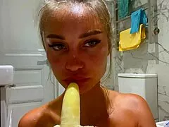 Monika Foxxx's banana fuck in bathroom leads to squirting bliss