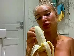Monika Foxxx's banana fuck in bathroom leads to squirting bliss