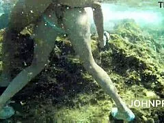 I feel the surprise anal thrill underwater