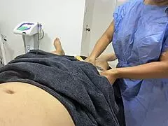 masajista lets me grope her huge ass real video