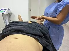 masajista lets me grope her huge ass real video