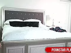 WOW HUNG HUNK SHAUNDAM POUNDS BLONDE MILF DEE WILLIAMS' PUSSY UNTIL HE FILLS IT WITH HOT CUM!
