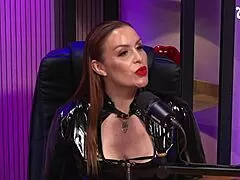 Loira peituda e ruiva dominatrix showing off big asses and boobs in wild lesbian play 😈🍑