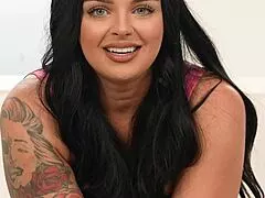 payton preslee my busty stepmom expects more cockk