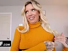 Stepmom begs senators wife for dirty cock outdoors