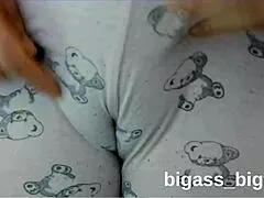 BEAUTIFUL BBW TEEN RUBS CAMELTOE IN PAJAMAS!