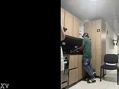 mi hermanastro me follo en la cocina with creampie