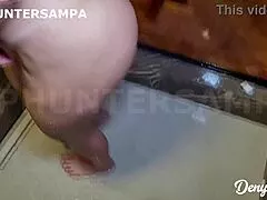 minha mulher me pegou no flagra nao resisti a melhor amiga rabuda dela