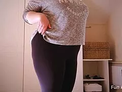 Sexy blonde milf anna claire clouds shows her big ass