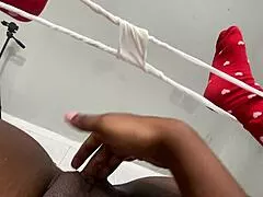 masturbacion brutal de una zorra empapada que no para de gemir
