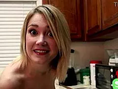 siri waits for brownies while masturbating 😏