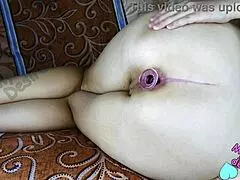 Grande MILF latina cougar quente treina bunda com plug anal