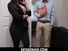 Watching my bathing mom Sheena Ryder and craving her tight body.