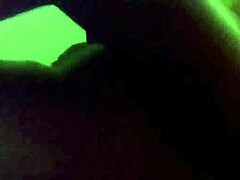 Hei, sjekk denne massasjen som blir til en vill titjob-finish!